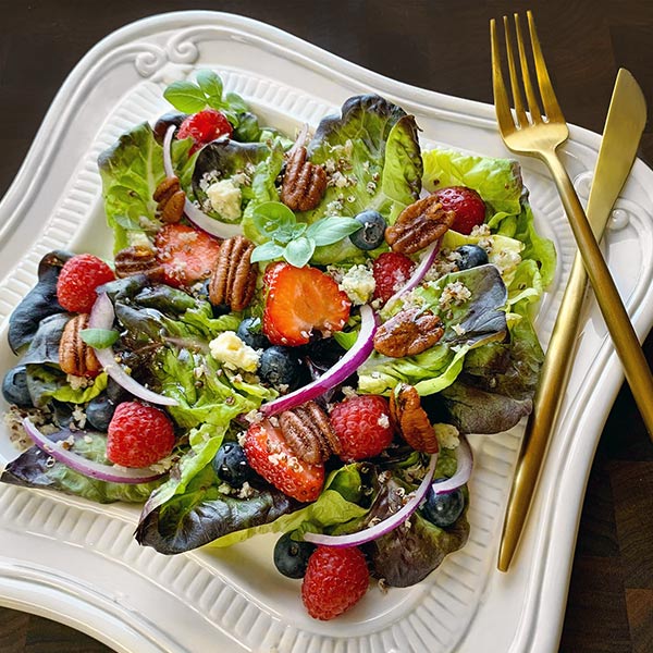 Spring Mix & Berry Salad with Red Hatch Pepper Pecans
